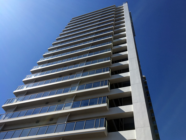 ブリリアタワー横浜東神奈川の外観