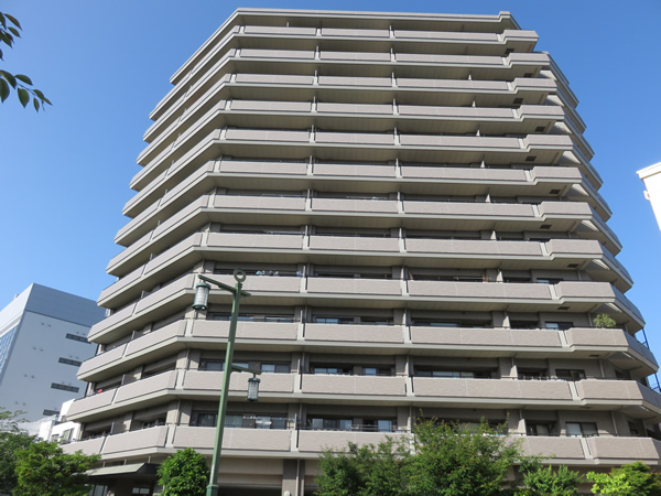 ナイスロイヤルビュー小田原城址公園前の外観