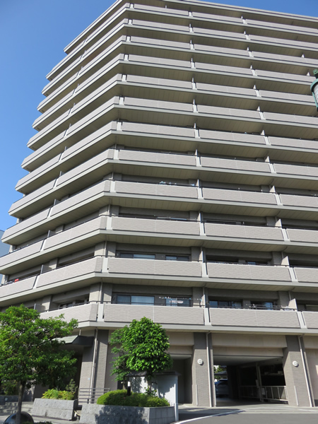 ナイスロイヤルビュー小田原城址公園前の外観