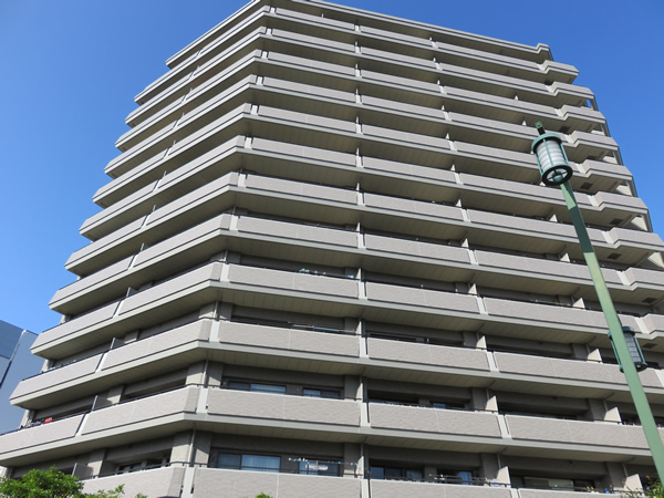 ナイスロイヤルビュー小田原城址公園前の外観