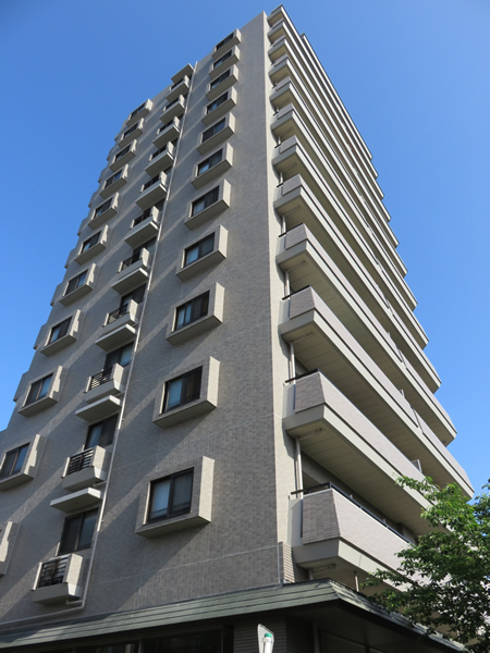 ナイスロイヤルビュー小田原城址公園前の外観