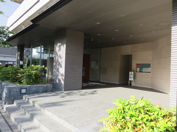 ナイスロイヤルビュー小田原城址公園前の外観