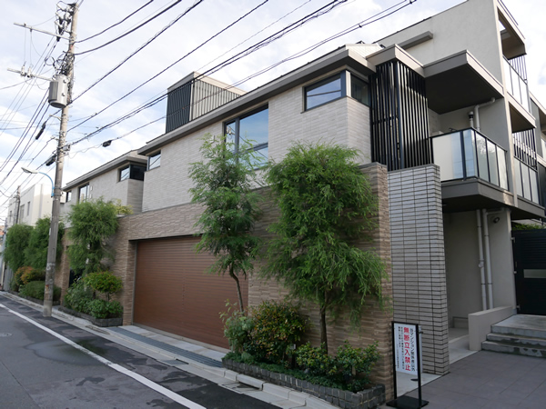 リリーゼ目白近衛町の外観