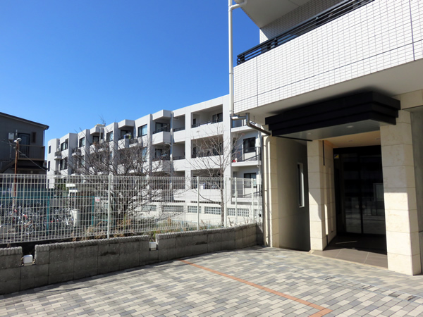 プレシス読売ランドの外観