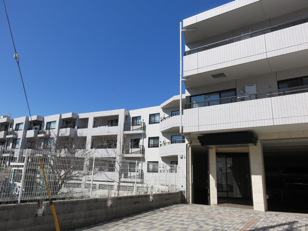 プレシス読売ランドの外観