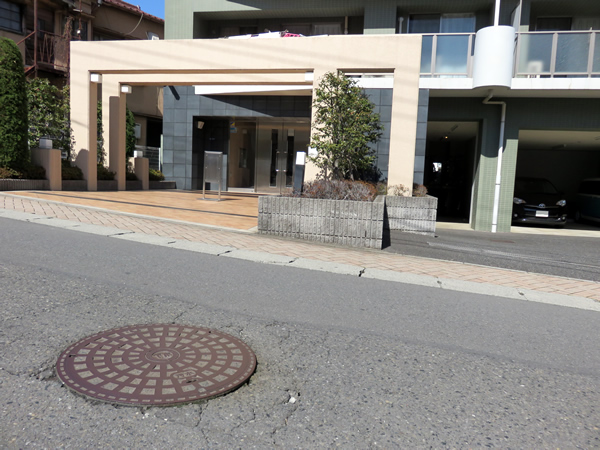 ロワールガーデン読売ランド前の外観