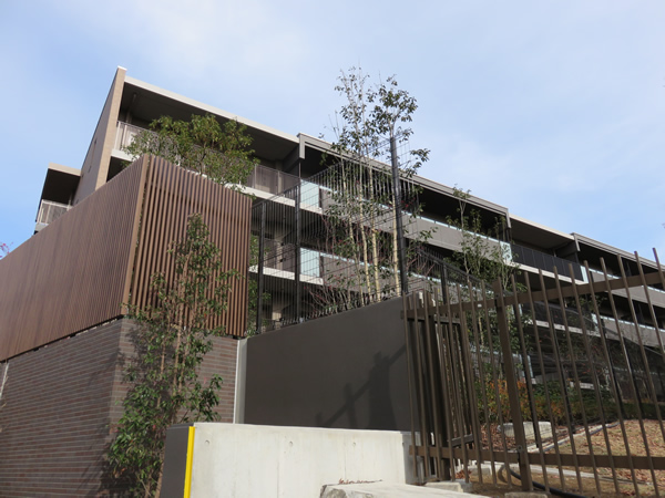 ザ・パークハウスあざみ野一丁目の外観