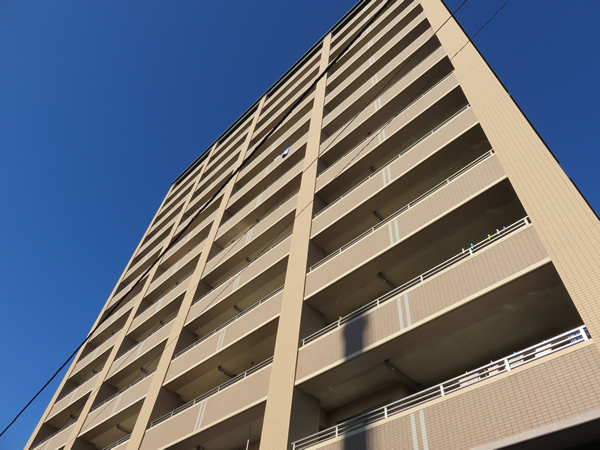 日神パレステージ西門公園通りの外観