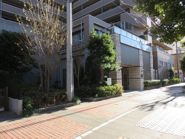 日神パレステージ西門公園通りの外観