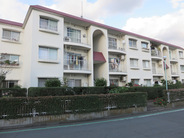 小田急和泉グリーンハイムＣ棟の外観