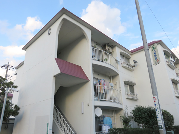 小田急和泉グリーンハイムＣ棟の外観