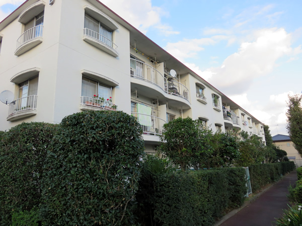 小田急和泉グリーンハイムＢ棟の外観