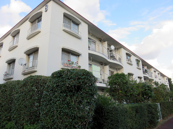 小田急和泉グリーンハイムＢ棟の外観