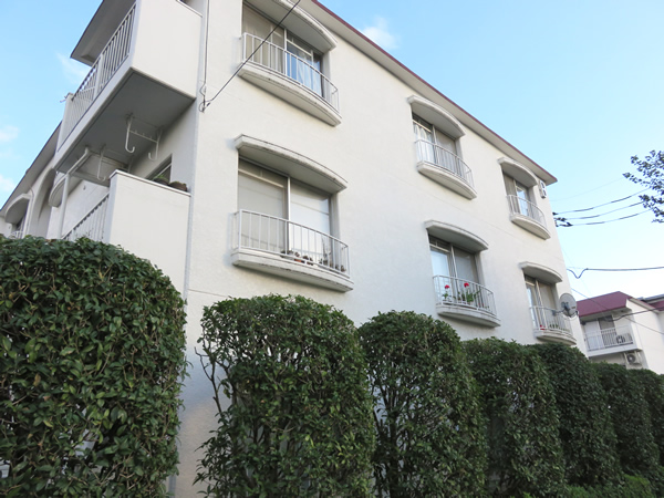 小田急和泉グリーンハイムＢ棟の外観