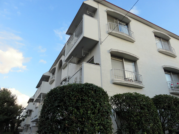 小田急和泉グリーンハイムＢ棟の外観