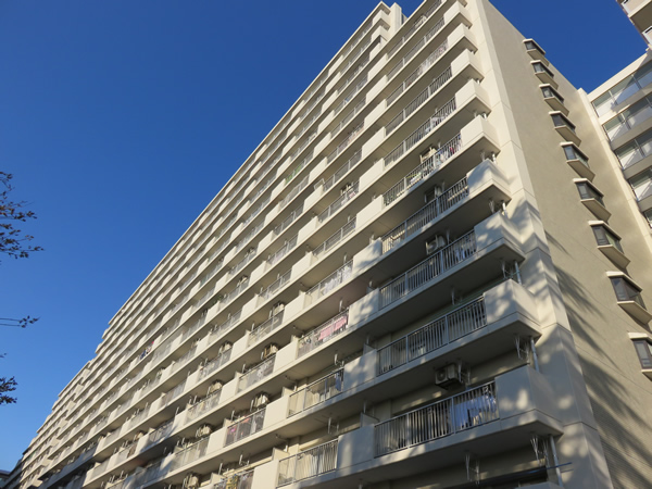 狛江セントラルハイツの外観