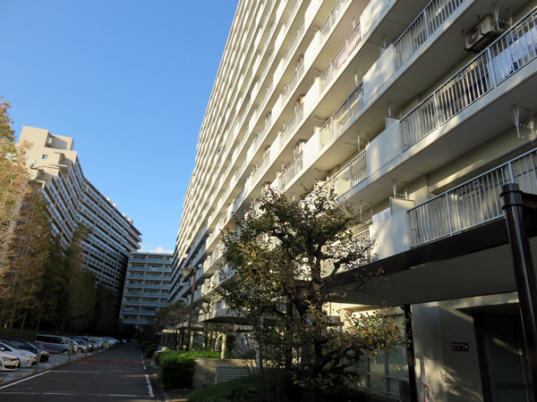 狛江セントラルハイツの外観