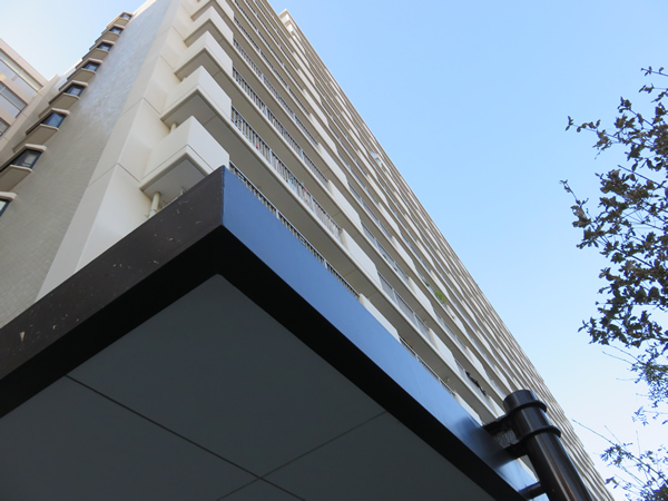 狛江セントラルハイツ3号棟の外観