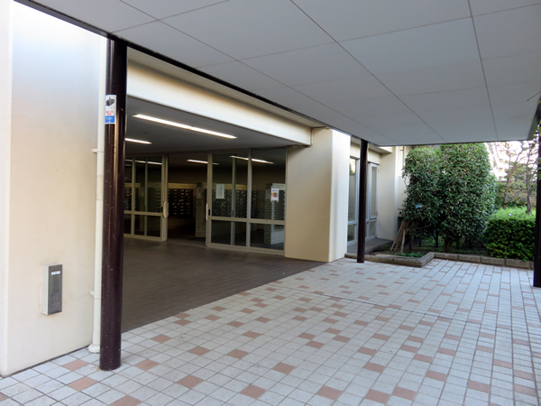 狛江セントラルハイツ3号棟の外観