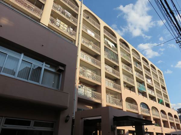 豊栄狛江マンションの外観