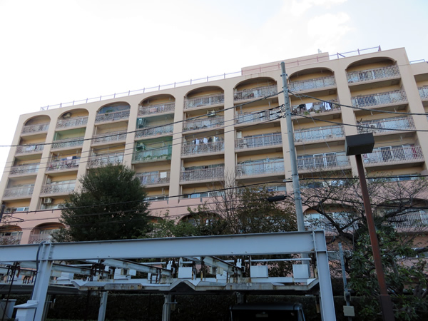 豊栄狛江マンションの外観