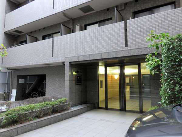 ルーブル新橋の外観