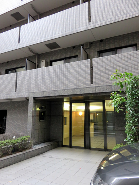 ルーブル新橋の外観