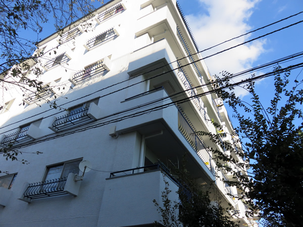 狛江フラワーホームの外観