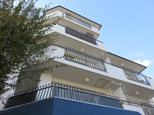 狛江フラワーホームの外観