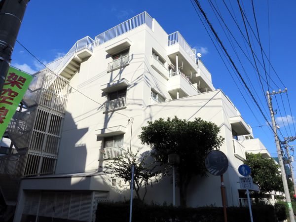 クイーポ狛江の外観