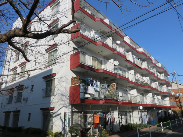 狛江ハイツの外観