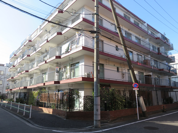 狛江ハイツの外観