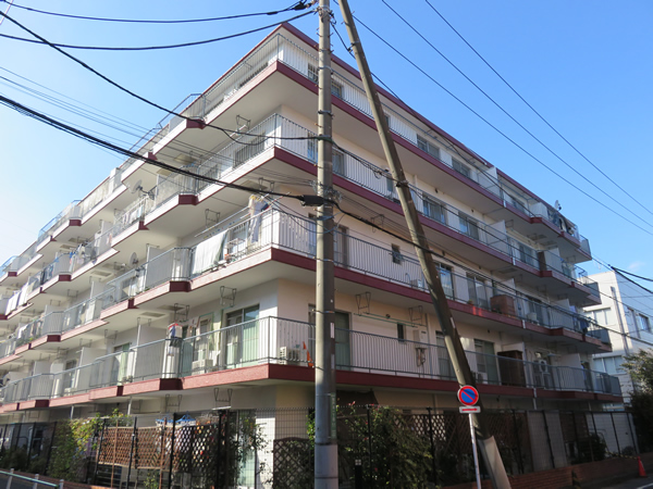 狛江ハイツの外観