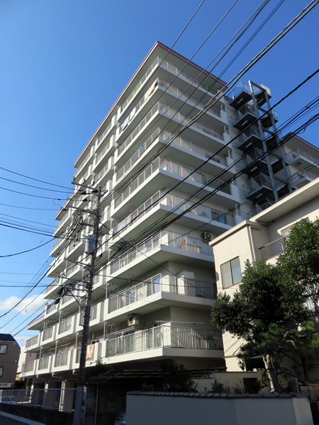 シャルム狛江の外観