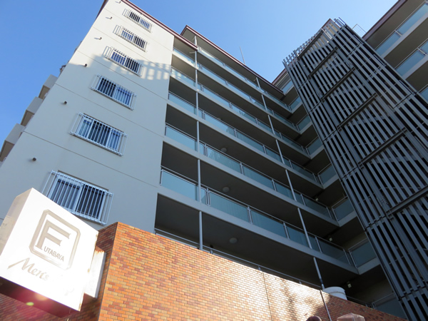 シャルム狛江の外観