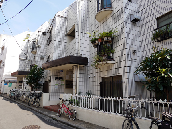 サンパーナ上落合の外観