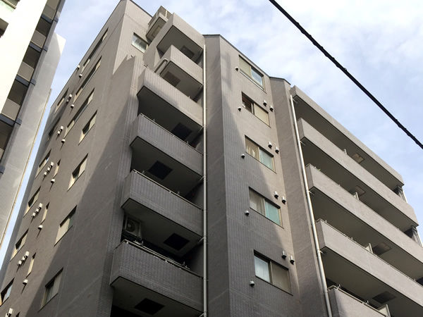 エクセルシオール新宿の外観