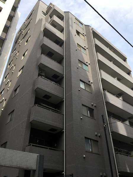 エクセルシオール新宿の外観