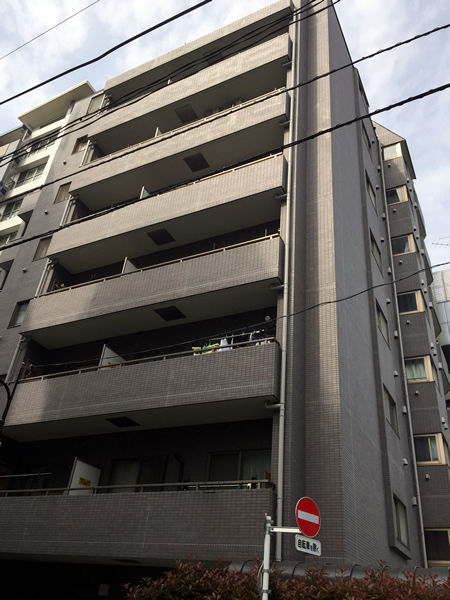 エクセルシオール新宿の外観