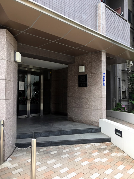 エクセルシオール新宿の外観