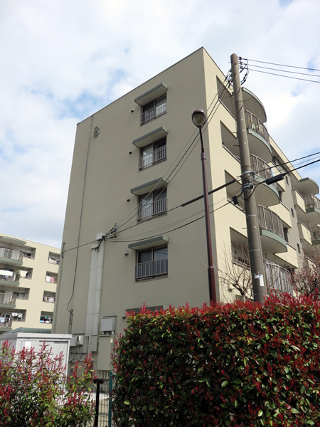 相模台ハイツＢ棟の外観