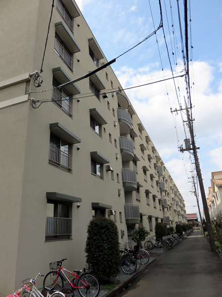 相模台ハイツＣ棟の外観