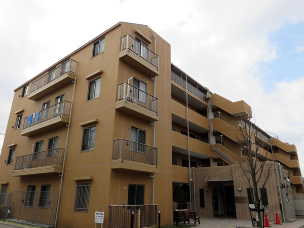 ダイアパレス小田急相模原の外観