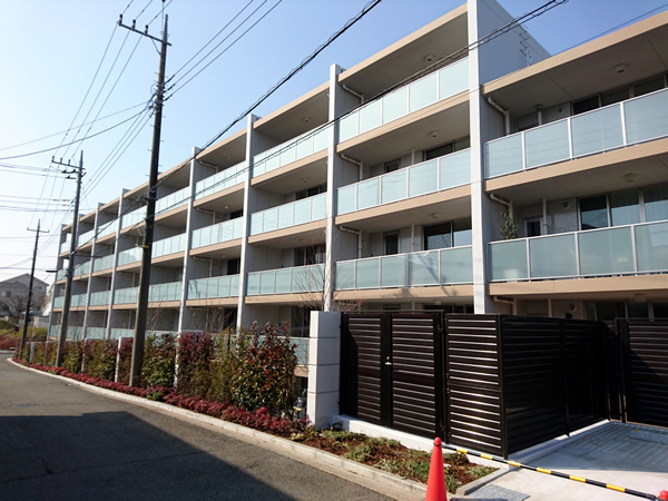 アデニウムたまプラーザの外観