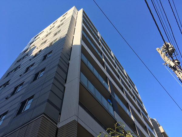 ライオンズ横浜伊勢佐木の外観