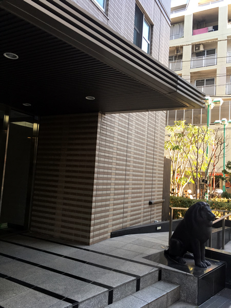 ライオンズ横浜伊勢佐木の外観