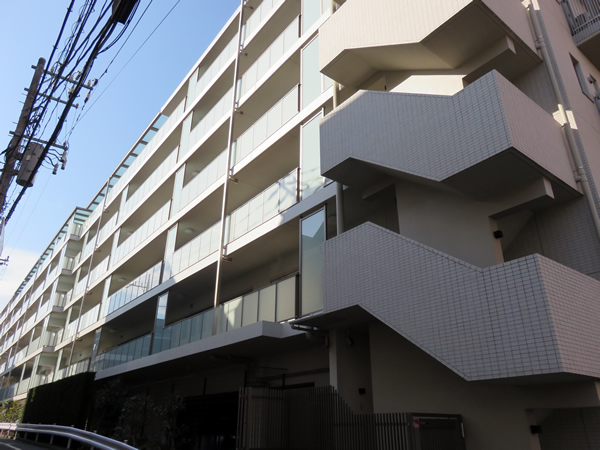 ドレッセ青葉台アベニューの外観