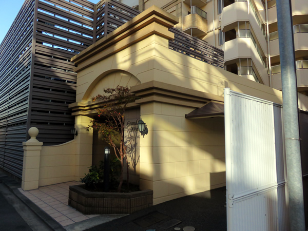 グランシティ喜多見ベラルージュの外観