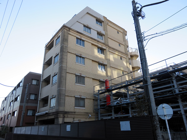 グランシティ喜多見ベラルージュの外観