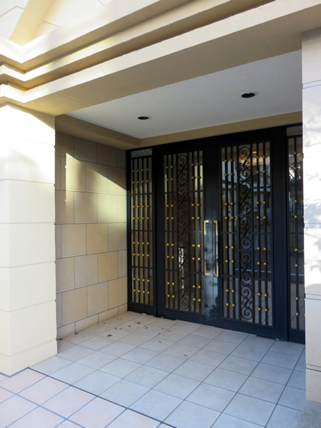 グランシティ喜多見ベラルージュの外観